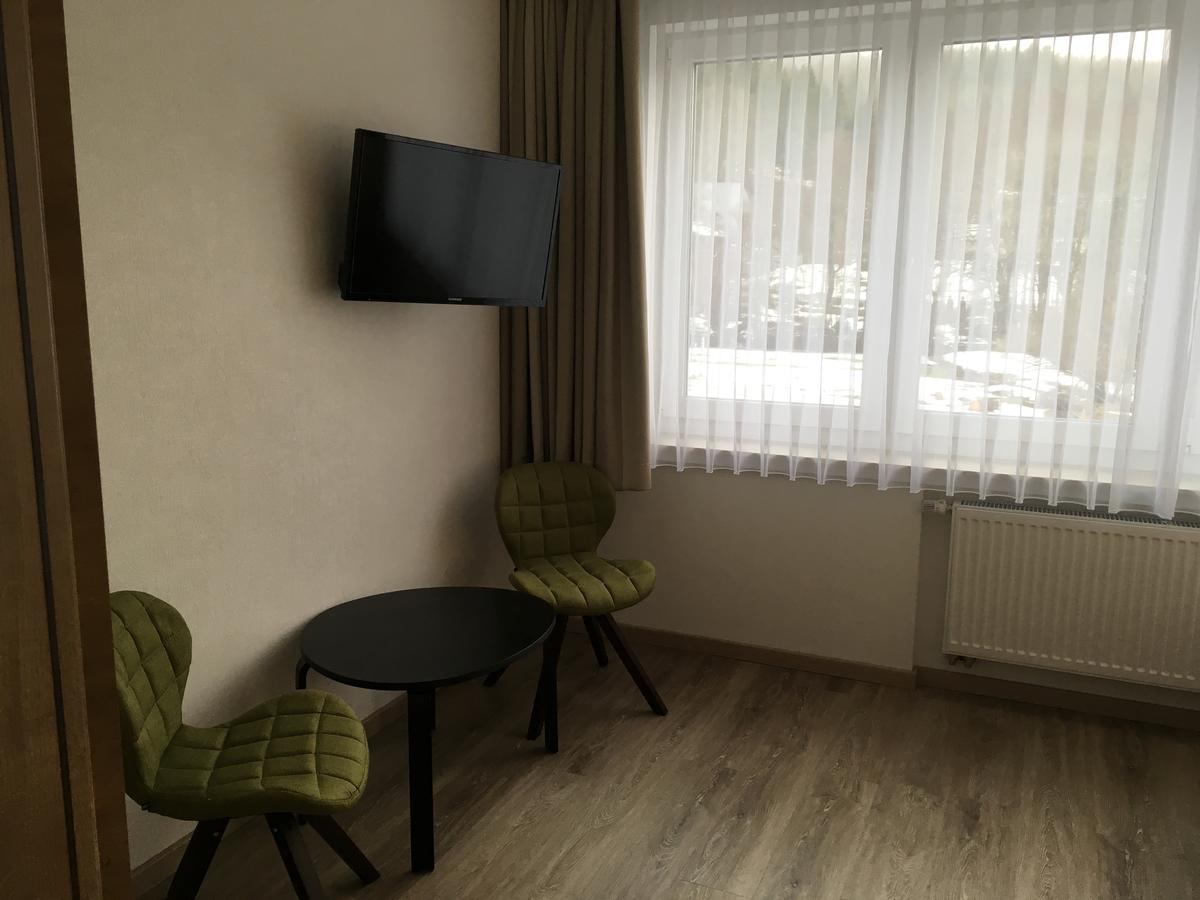 Hotel-Pension Zum Paradies Willingen  Exterior photo