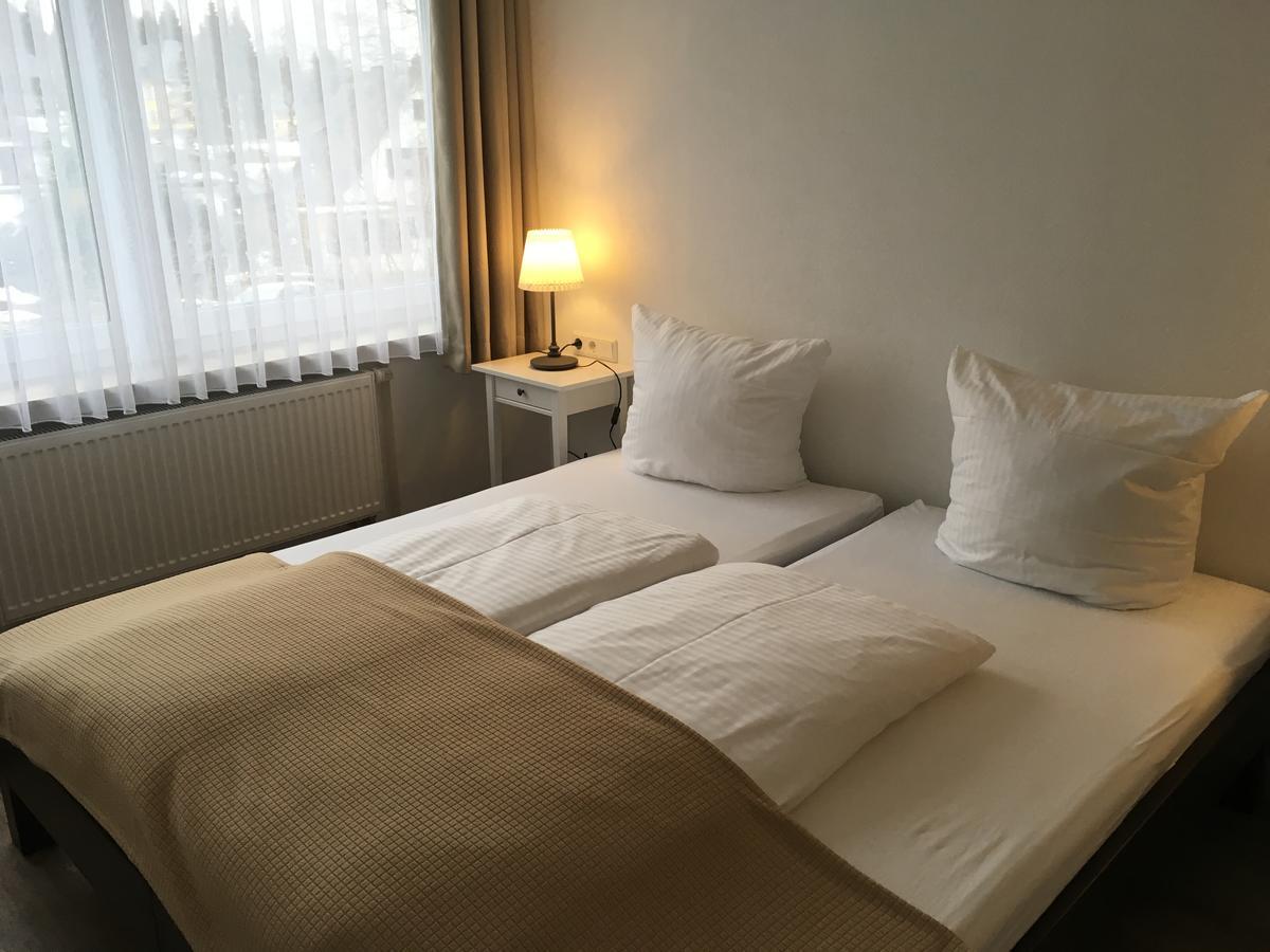 Hotel-Pension Zum Paradies Willingen  Exterior photo